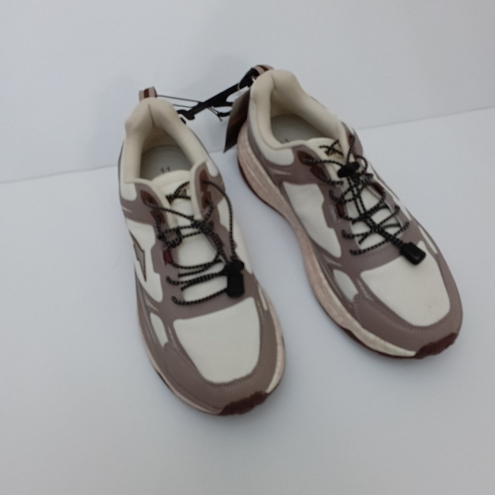 AVIA Women's Athletic SNEAKERS  ARCH SUPPORT- Cream and Brown SIZE 11
